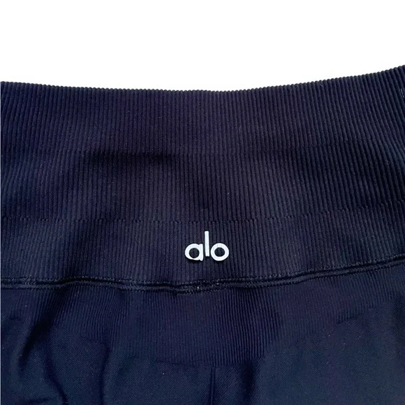 Alo Yoga Seamless High-Waist 7/8 Open Air Leggings - Picture 6 of 7